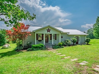 10584 Parks Place Rd, Como, MS 38619
