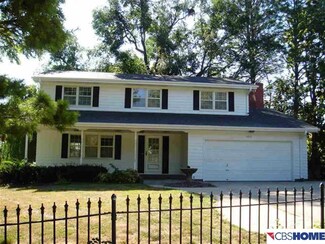 1013 S 123rd Cir, Omaha, NE 68154