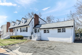84 Banks St, Winthrop, MA 02152