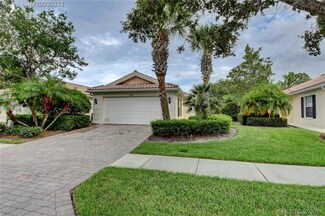 9057 SE Retreat Dr, Hobe Sound, FL 33455