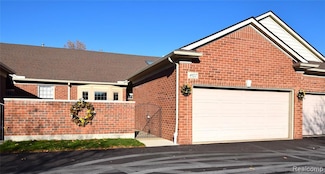 49257 Brodie Ct, Macomb, MI 48042