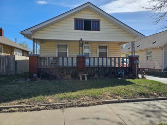 904 E Ash St, Salina, KS 67401