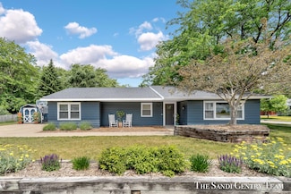 1731 Waverly Ave, Grand Haven, MI 49417
