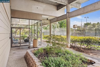 420 N Civic Dr Unit 201, Walnut Creek, CA 94596
