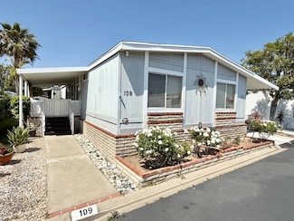 692 N Adele St, Orange, CA 92867