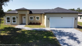 6741 Heavitree Dr, Sebring, FL 33876