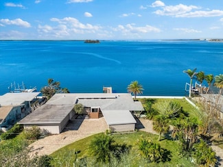 2210 Harbor View Dr, Dunedin, FL 34698
