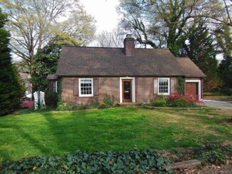 548 1st St NE, Hickory, NC 28601