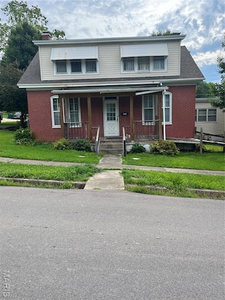 121 N 13th St, Louisiana, MO 63353