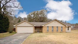 162 Browning Cir, Picayune, MS 39466