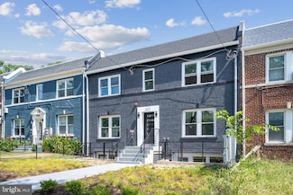 1372 Bryant St NE Unit 401, Washington, DC 20018
