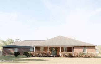 2208 Highland Dr, Gautier, MS 39553
