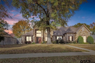 2027 Dueling Oaks Dr, Tyler, TX 75703