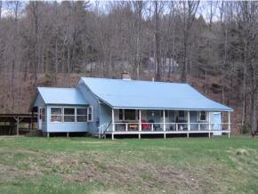 127 Merrill Dr, Brookline, VT 05345