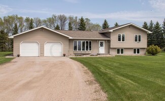27802 305th St SW, Crookston, MN 56716