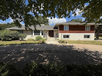 402 W Le Fevre Rd, Sterling, IL 61081