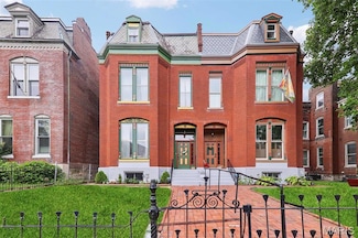 2116 Victor St, Saint Louis, MO 63104