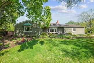 2248 Heathercliff Dr, Libertyville, IL 60048