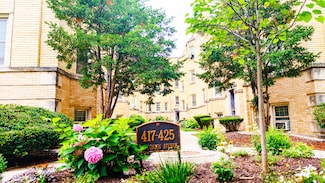 425 Wisconsin Ave Unit 2W, Oak Park, IL 60302