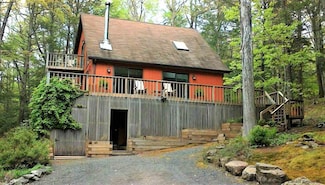 11 Hemlock Ln, Accord, NY 12404