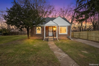 17326 Kentfield St, Detroit, MI 48219