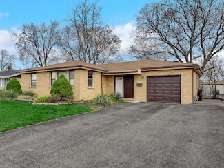 12801 W Playfield Dr, Crestwood, IL 60445