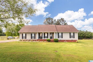 1502 Rockview Cir, Weaver, AL 36277