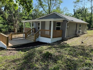 415 Hickory St, Saint Clair, MO 63077