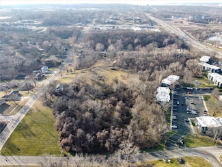 5900 N Broadway St, Gladstone, MO 64118