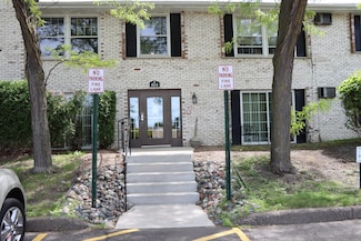 814 Old Settlers Trail Unit 6, Hopkins, MN 55343
