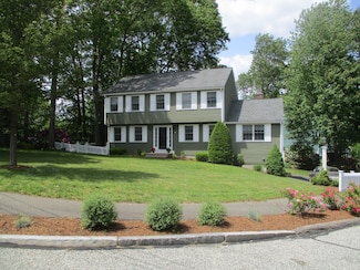 4 Deepwater Ln, Walpole, MA 02081