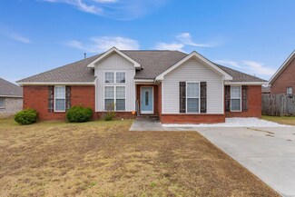 126 Sterling Dr, Elmore, AL 36025