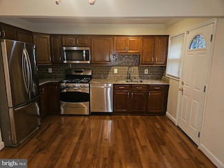 5102 Glassmanor Dr Unit A, Oxon Hill, MD 20745