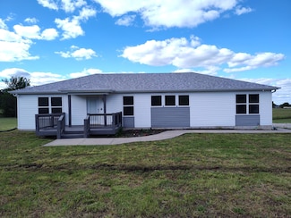 1000 W Miller St, Pleasant Hope, MO 65725
