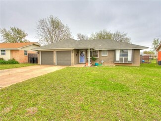 928 NW 14th St, Moore, OK 73160