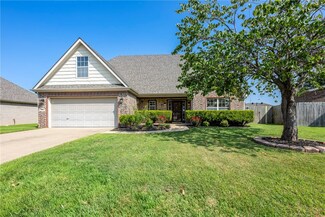 1281 Medway Ln, Centerton, AR 72719
