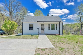 115 Fairlawn Dr, Rocky Mount, VA 24151