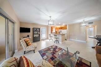 212 Oxford 400 Unit 2120, West Palm Beach, FL 33417