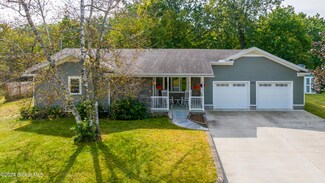 10-12 Kvale Ln, Hudson Falls, NY 12839
