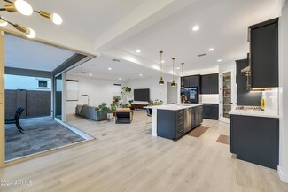 7612 W Jones Ave, Phoenix, AZ 85043