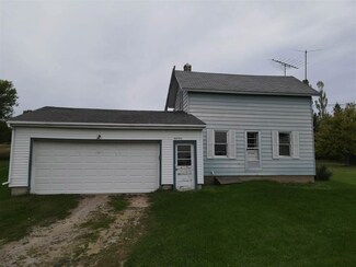 4745 Marion Center Rd, Charlevoix, MI 49720