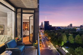 215 10th Ave S Unit 812, Minneapolis, MN 55415