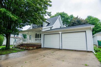 334 3rd St N, Winthrop, IA 50682