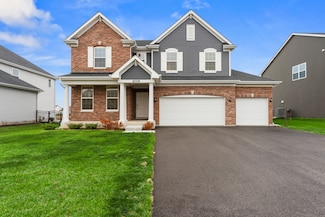 1014 Doctor John Burkey Dr, Algonquin, IL 60102