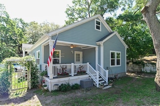 1016 N 14th St, Fernandina Beach, FL 32034