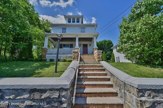 920 Moosic St, Scranton, PA 18505