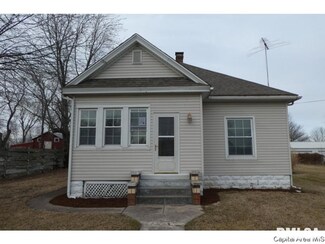 825 E Walnut St, Gillespie, IL 62033