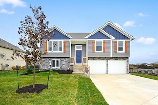 11207 E 207th St, Peculiar, MO 64078