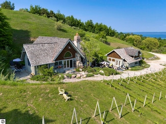 10702 E Hilltop Rd, Suttons Bay, MI 49682
