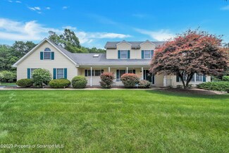 214 Deer Run Dr, Mountain Top, PA 18707